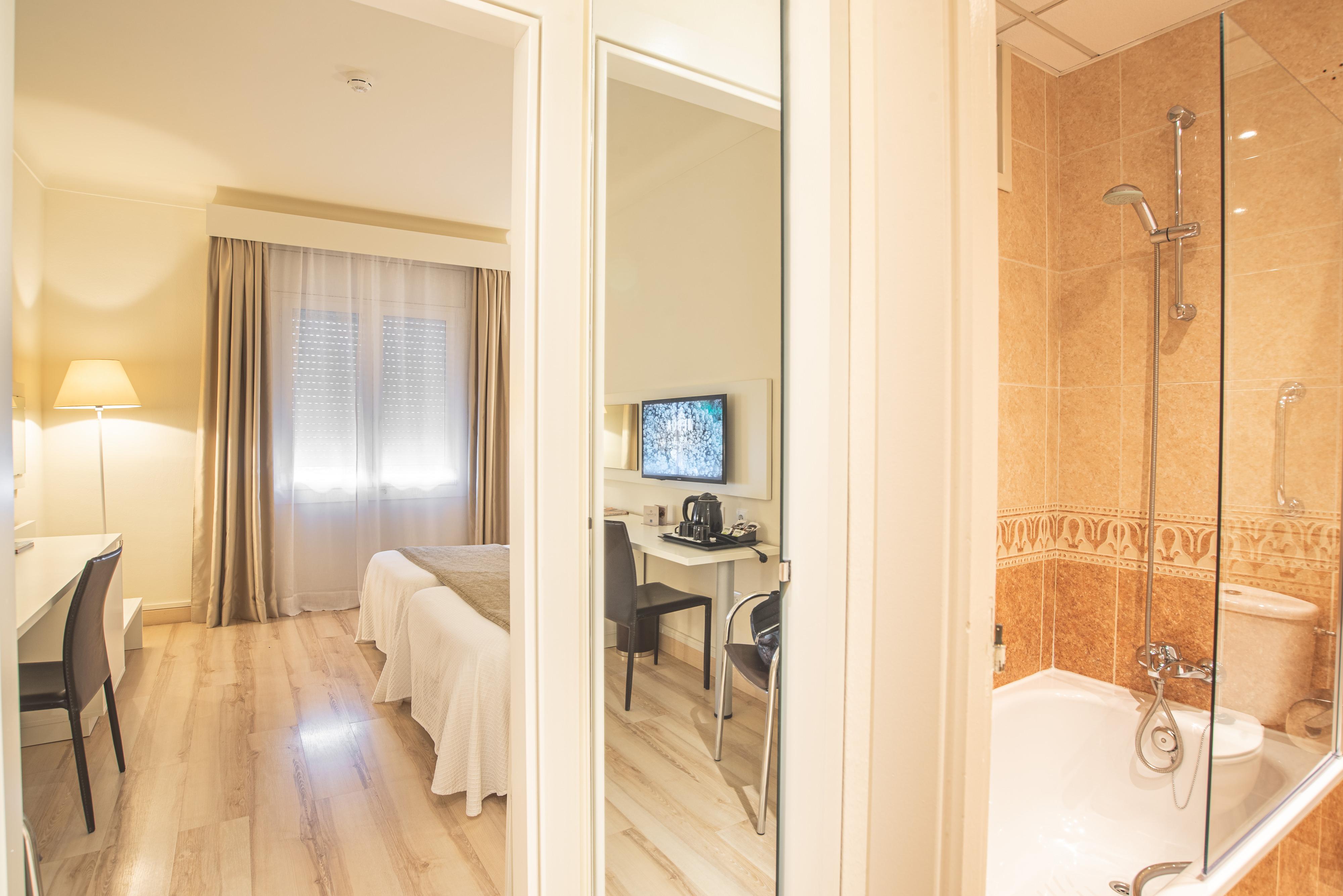 Hotel Pirineos Figueres By Pierre & Vacances Exterior foto