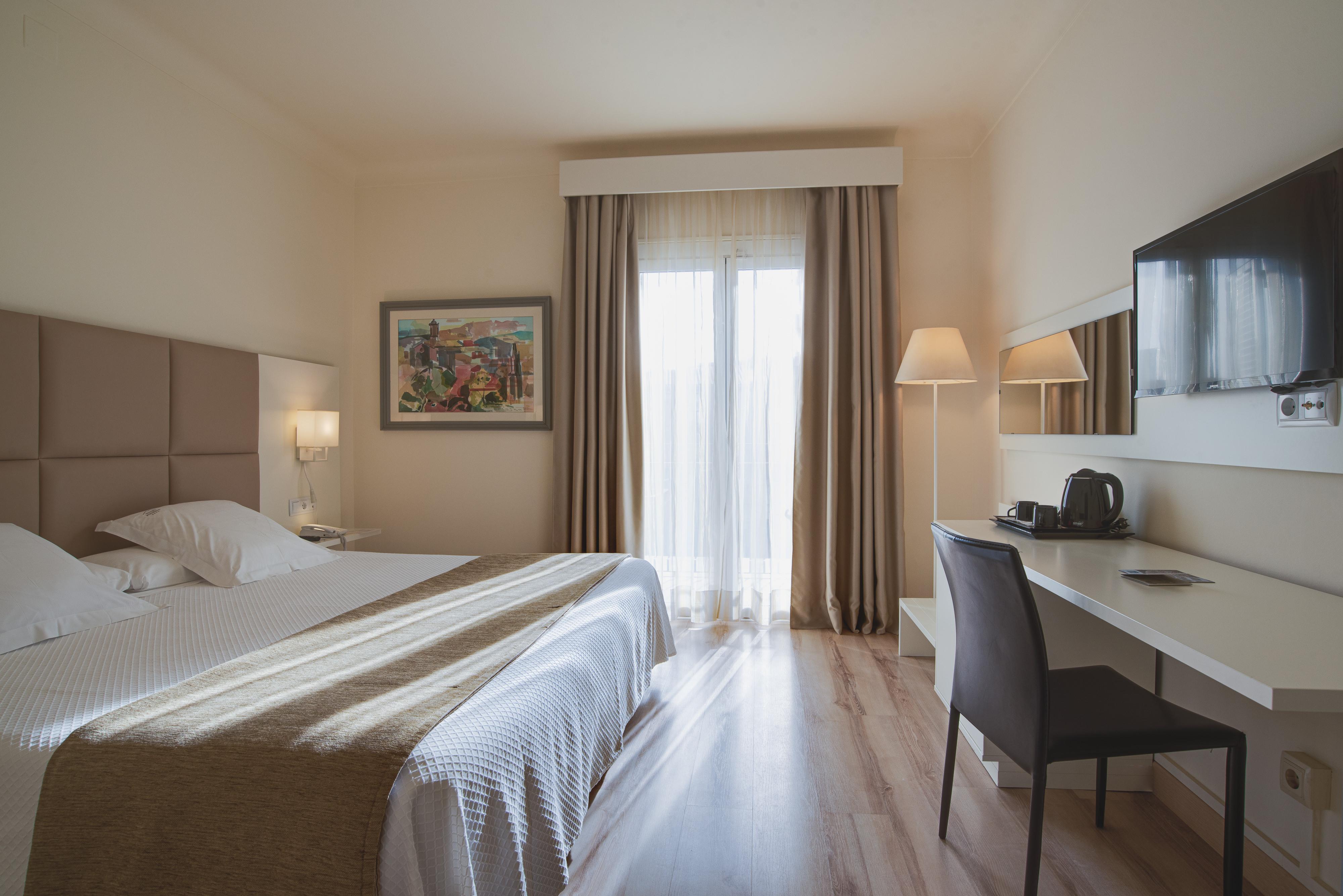 Hotel Pirineos Figueres By Pierre & Vacances Exterior foto