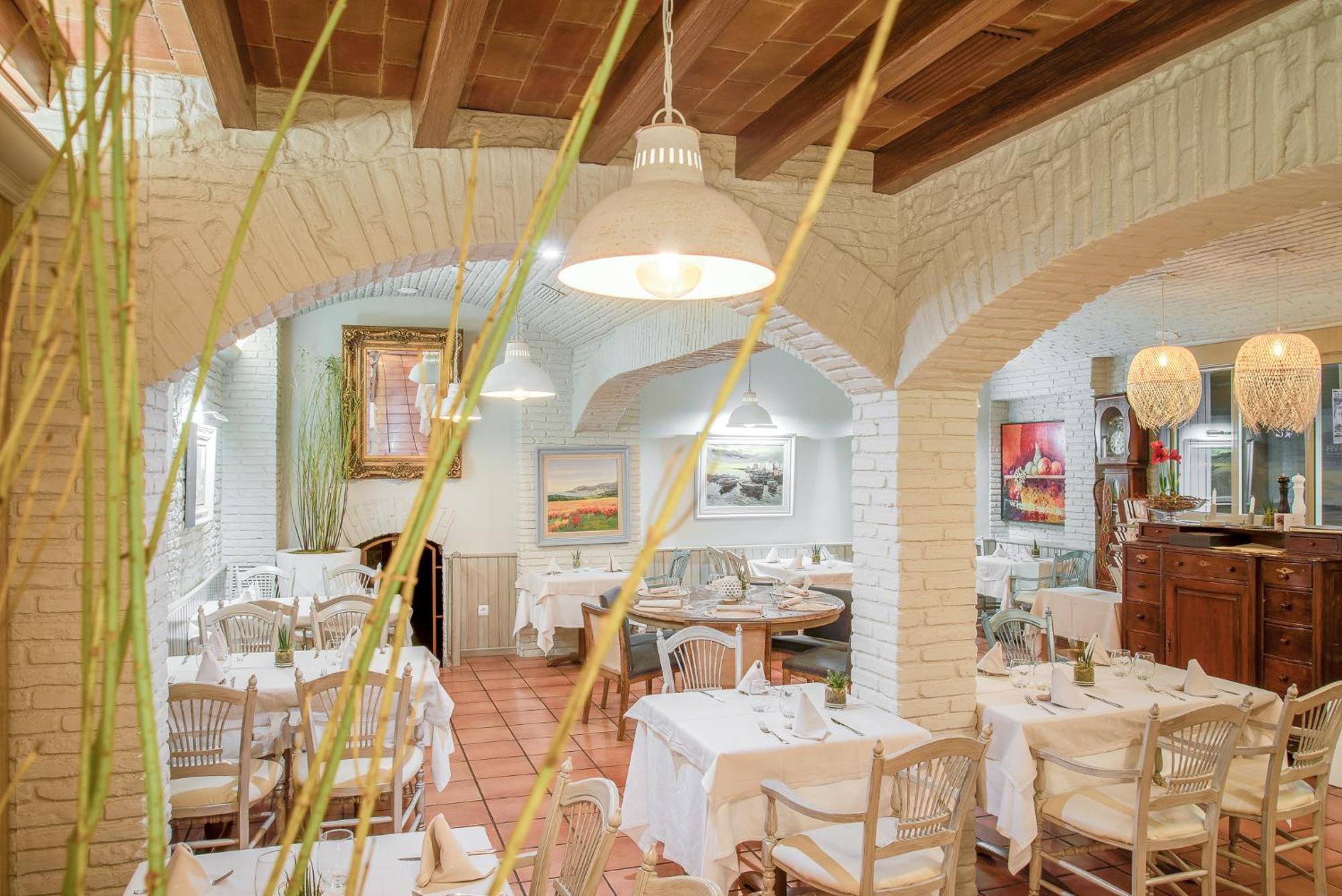 Hotel Pirineos Figueres By Pierre & Vacances Exterior foto