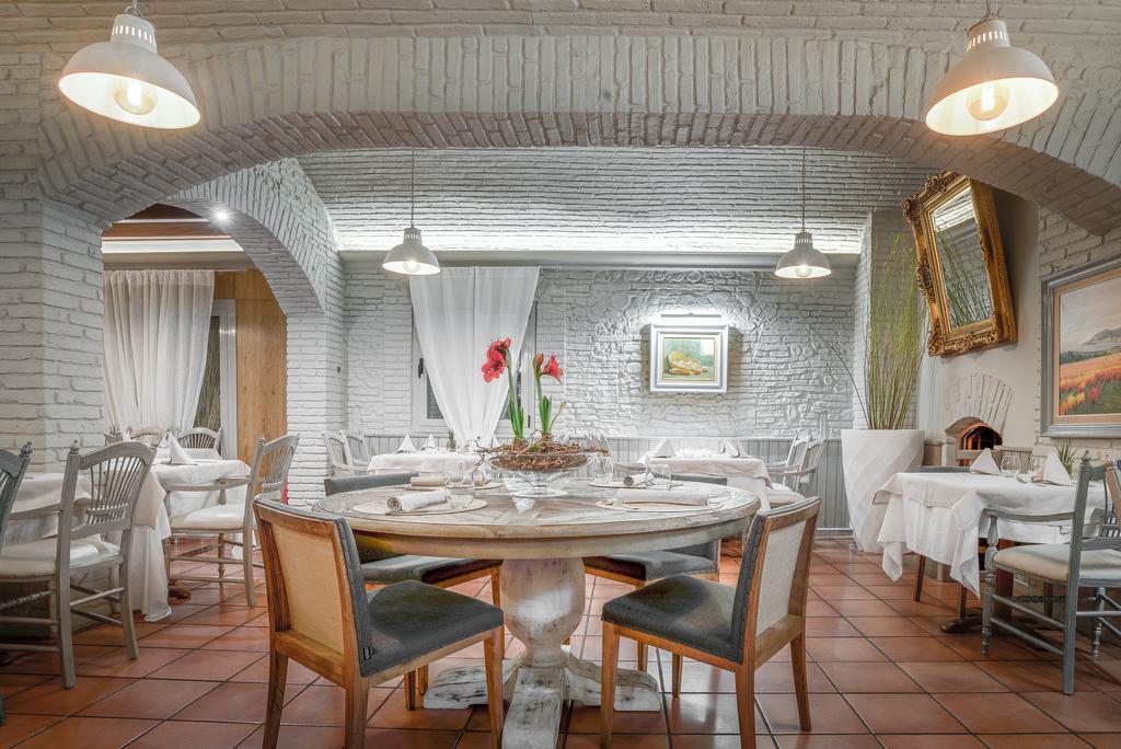 Hotel Pirineos Figueres By Pierre & Vacances Exterior foto