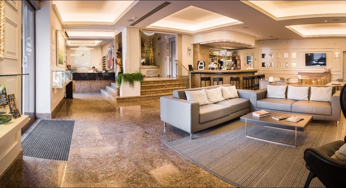 Hotel Pirineos Figueres By Pierre & Vacances Exterior foto